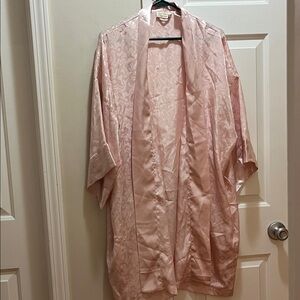 Victoria's Secret Blush pink  Satin Robe one size. EX guc.